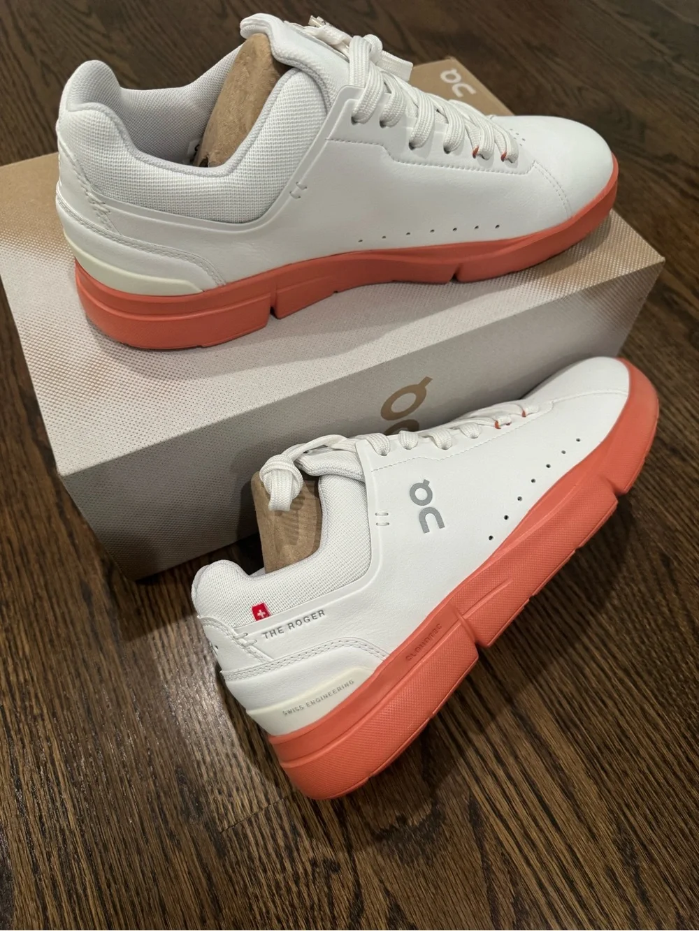 On Cloud The Roger’s Advantage Running White / Canyon Sneakers Swiss Preformance